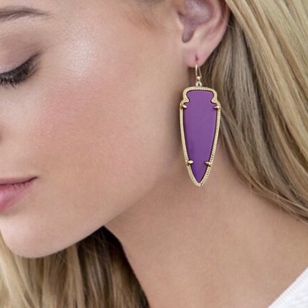 KENDRA SCOTT • Gold Skylar Arrowhead Purple Earrings - Picture 2 of 4